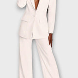 Emmi - Setti selkeällä muodolla