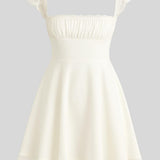 Iida - Minimekko kevyellä linjalla