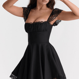 Iida - Minimekko kevyellä linjalla