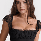 Iida - Minimekko kevyellä linjalla