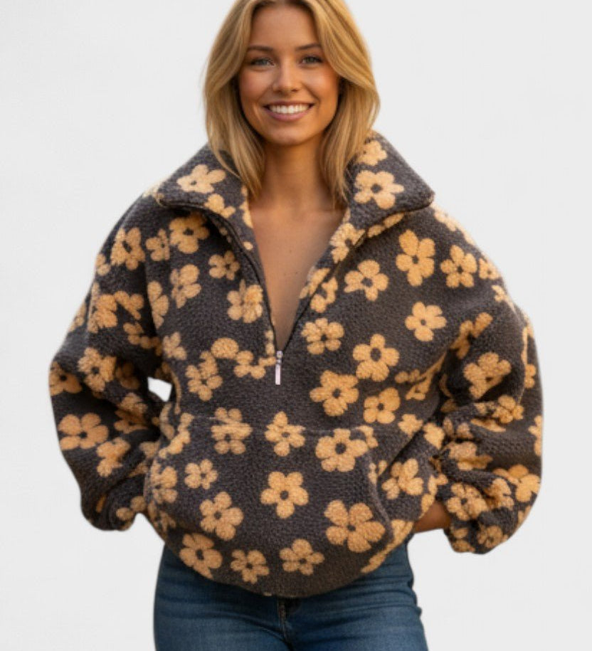 Aamu - Pusero näyttävällä kuosilla