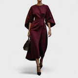 Siiri - Mekko ajattomalla ilmeellä