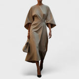 Siiri - Mekko ajattomalla ilmeellä