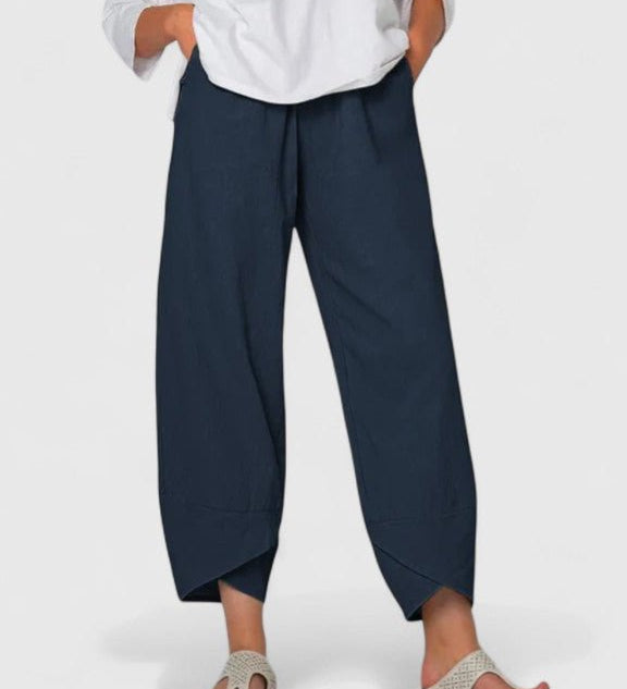 Aada - Housut persoonallisella ilmeellä