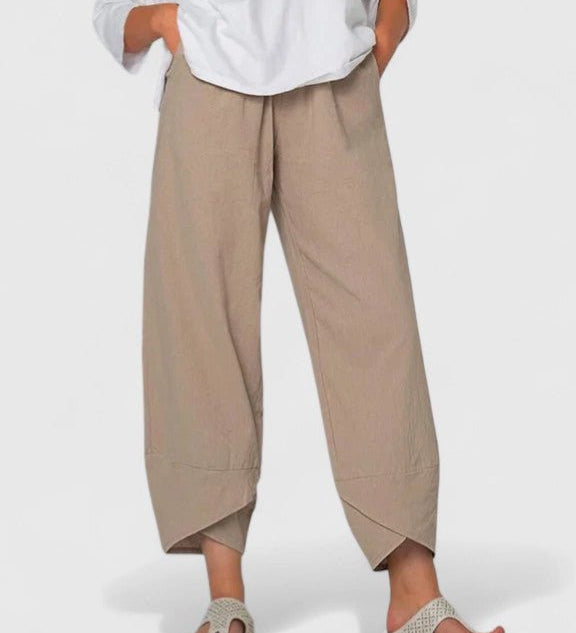 Aada - Housut persoonallisella ilmeellä