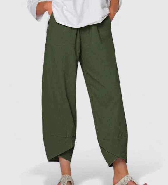 Aada - Housut persoonallisella ilmeellä